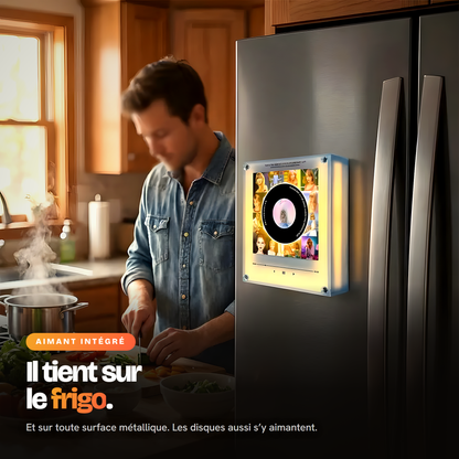 La platine aimantée sur la porte du frigo
